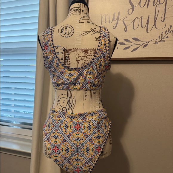 Colorful Patterned Bikini Set - Picture 3 of 4